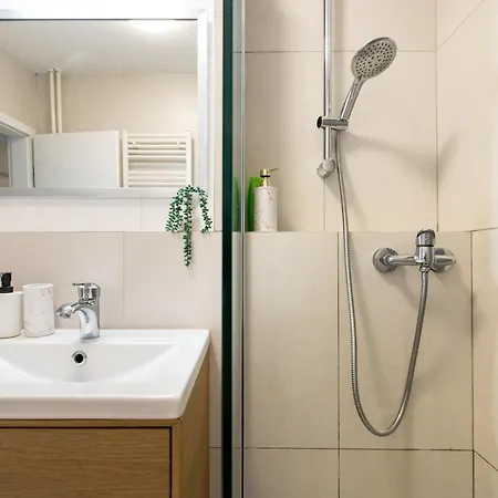 Elysium Center Бухарест