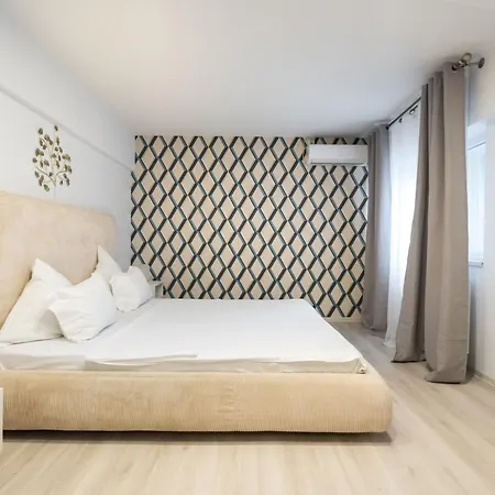 Elysium Center Apartment *